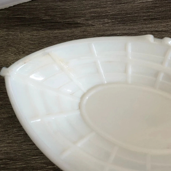 Vtg Milk Glass Pickle  Dish - Picture 6 of 9
